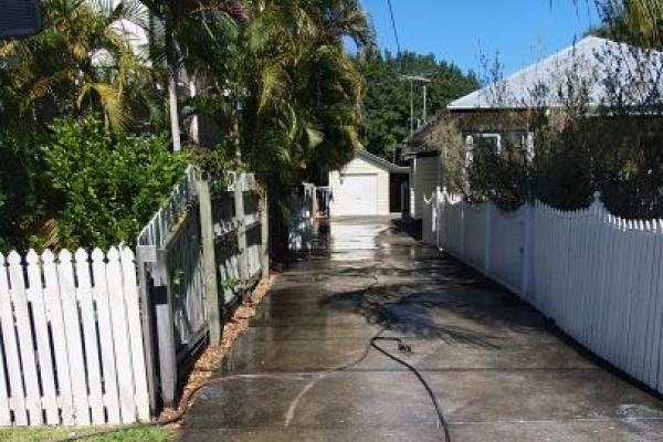 Driveway before pressure cleaning